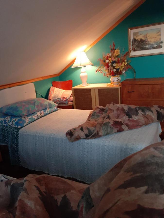 Bed and Breakfast Bienvevus chez RINO-HUGUES à Trois-Pistoles Extérieur photo